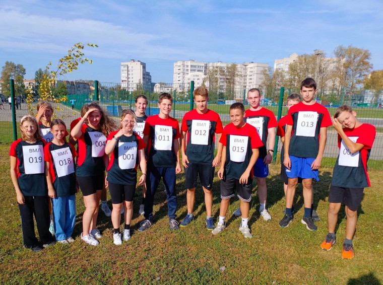 Соревнования по легкоатлетическому кроссу.